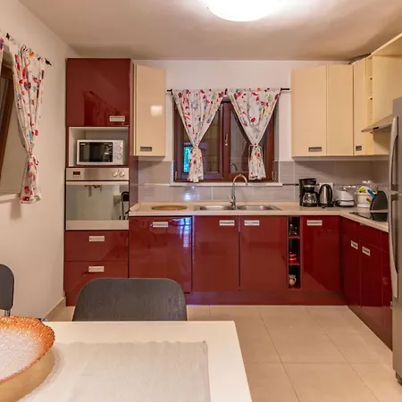 Letish, A Charming And Inviting Mediterranean Vakantiehuis Santalezi