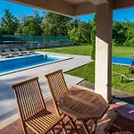 Vikendica Letish, A Charming And Inviting Mediterranean *