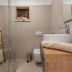 Letish, A Charming And Inviting Mediterranean Vikendica Santalezi