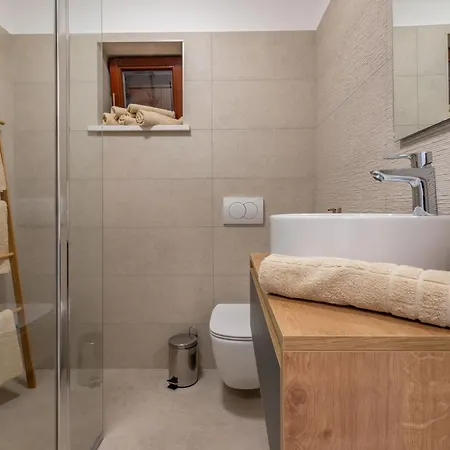 Letish, A Charming And Inviting Mediterranean 펜션 Santalezi