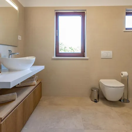 Letish, A Charming And Inviting Mediterranean Дом отдыха Santalezi