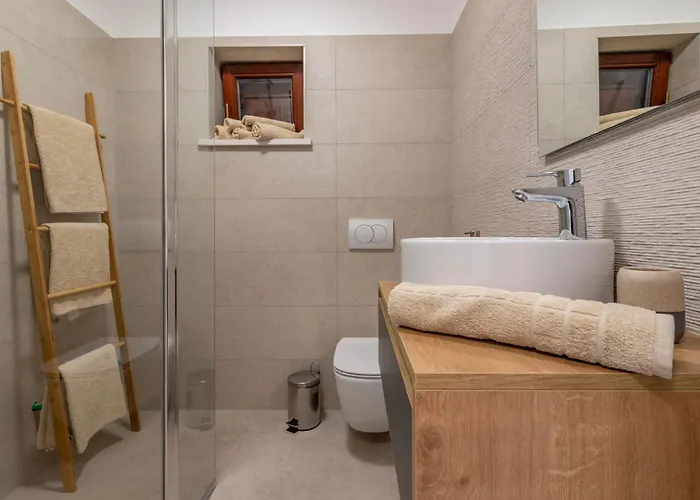Letish, A Charming And Inviting Mediterranean Hébergement de vacances Santalezi