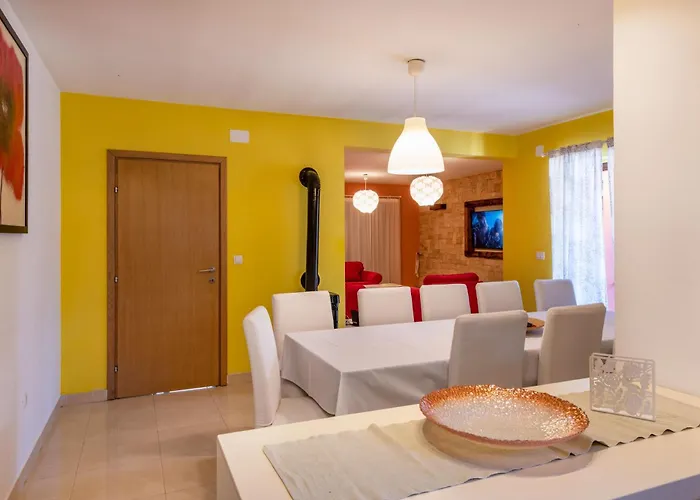 Letish, A Charming And Inviting Mediterranean * Santalezi