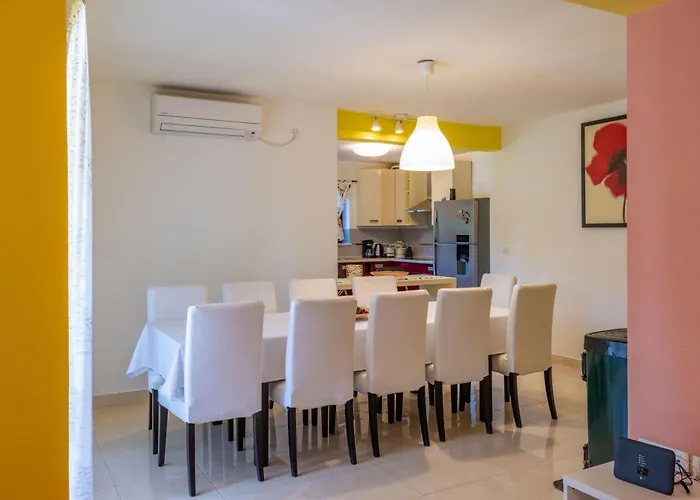 Hébergement de vacances Letish, A Charming And Inviting Mediterranean