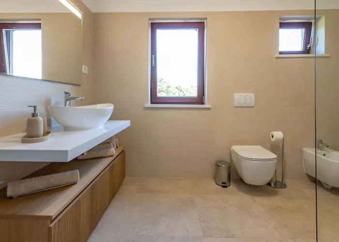 Letish, A Charming And Inviting Mediterranean Hébergement de vacances Santalezi